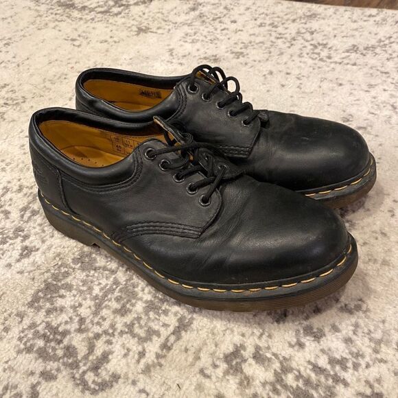 Martens 8053 black leather size 11 shoes low boots